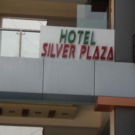Hotel Silver Plaza Ahmadábád Kültér fotó