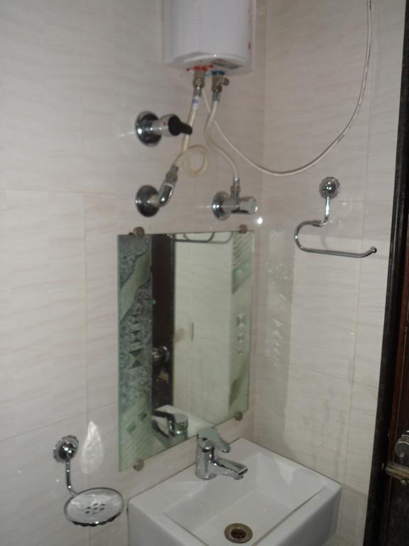 Hotel Silver Plaza Ahmadábád Szoba fotó