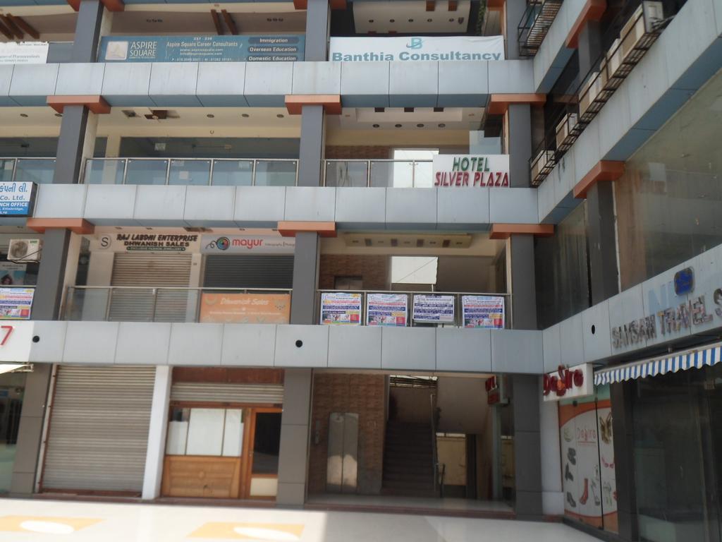 Hotel Silver Plaza Ahmadábád Kültér fotó