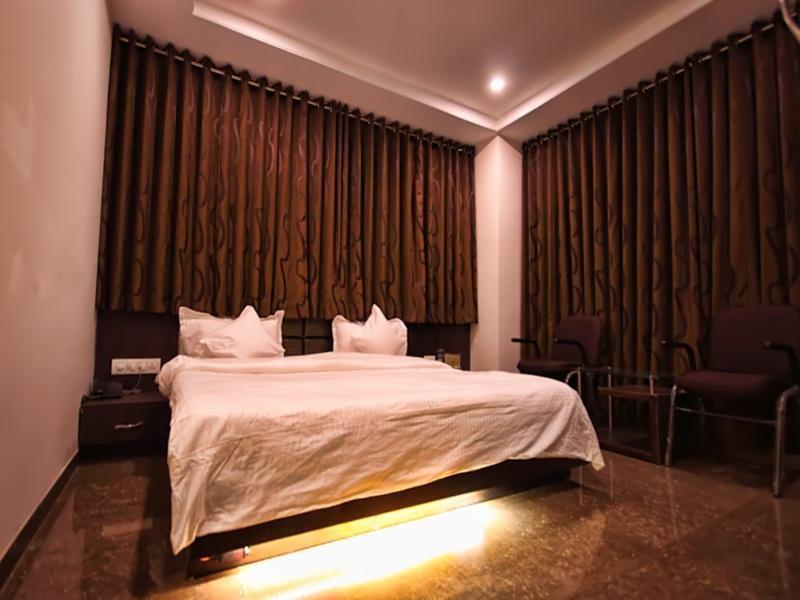 Hotel Silver Plaza Ahmadábád Kültér fotó