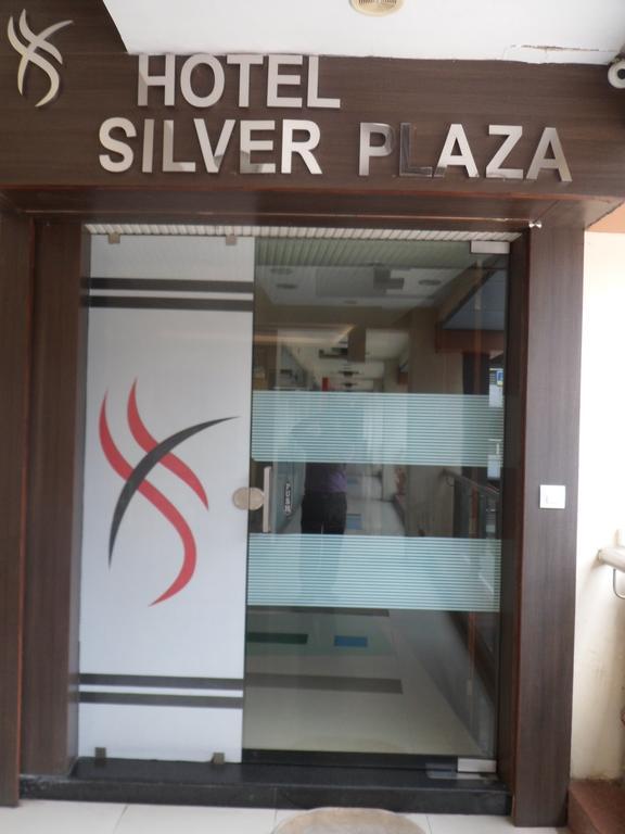 Hotel Silver Plaza Ahmadábád Kültér fotó